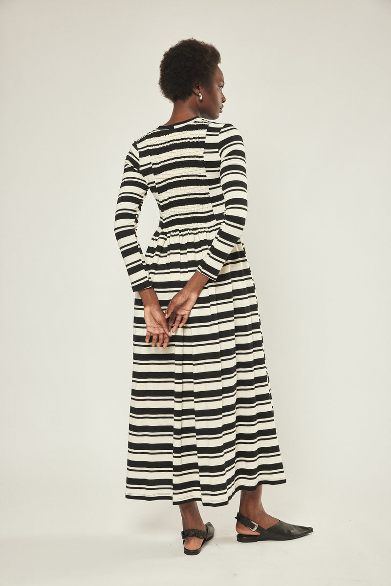 🧣Winter 2024/2025 -Lady dress- stripes forever- Stylish black and white stripes with lace Detail