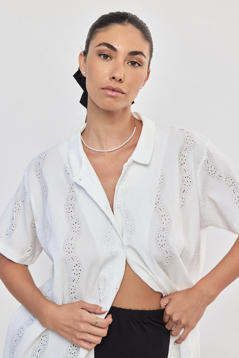 👒In between - Yam shirt - Cream Lace